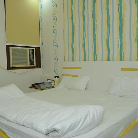Hotel Paradise Inn Auraiya Zewnętrze zdjęcie