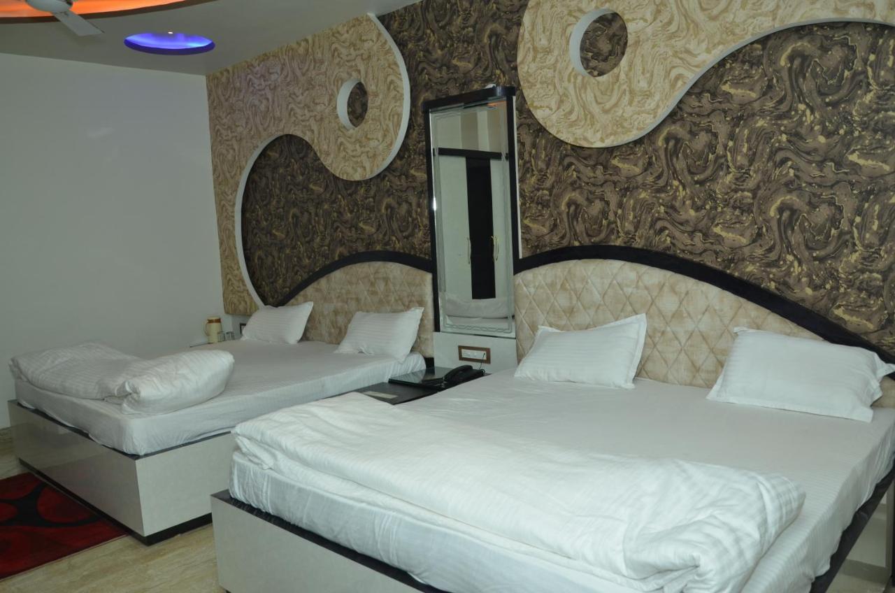 Hotel Paradise Inn Auraiya Zewnętrze zdjęcie