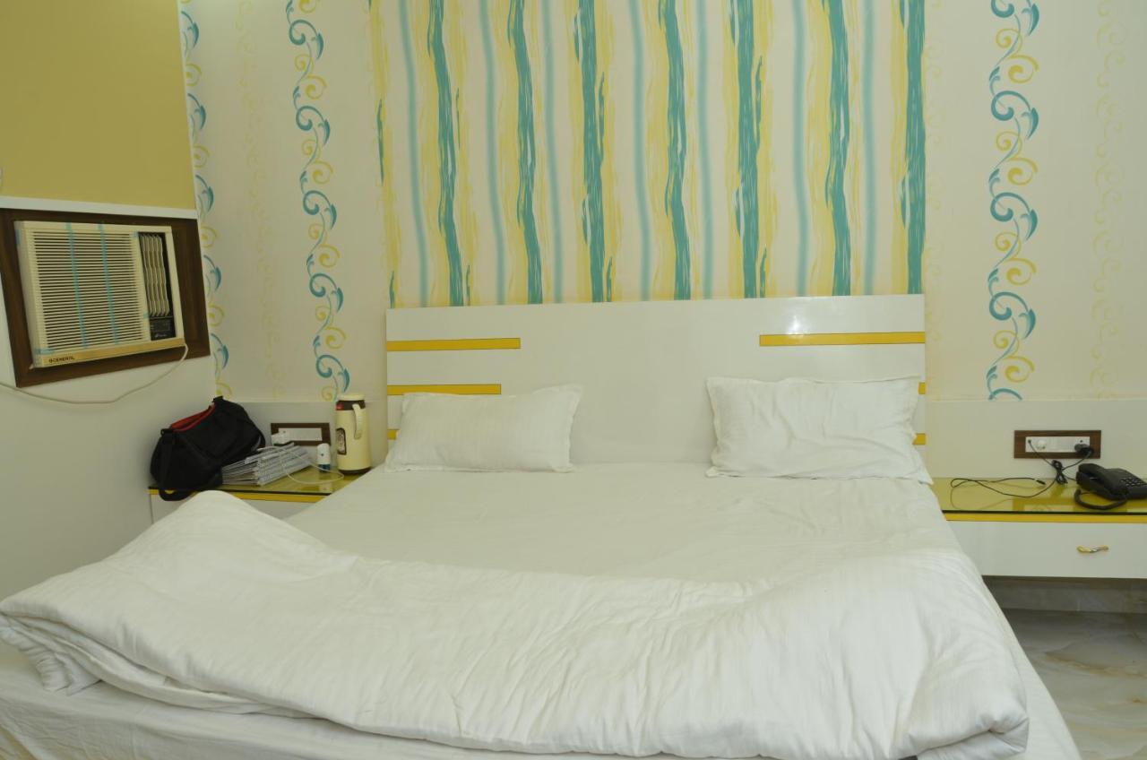 Hotel Paradise Inn Auraiya Zewnętrze zdjęcie