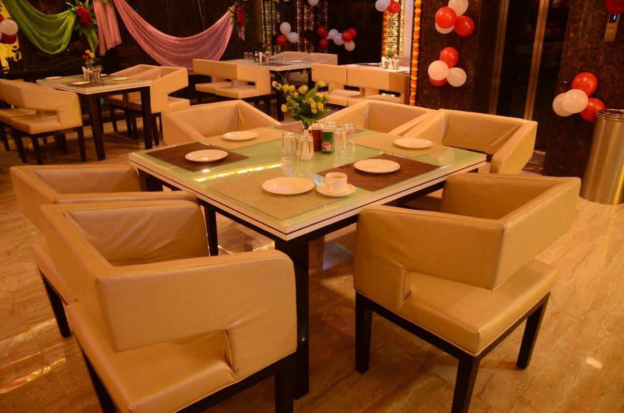 Hotel Paradise Inn Auraiya Zewnętrze zdjęcie