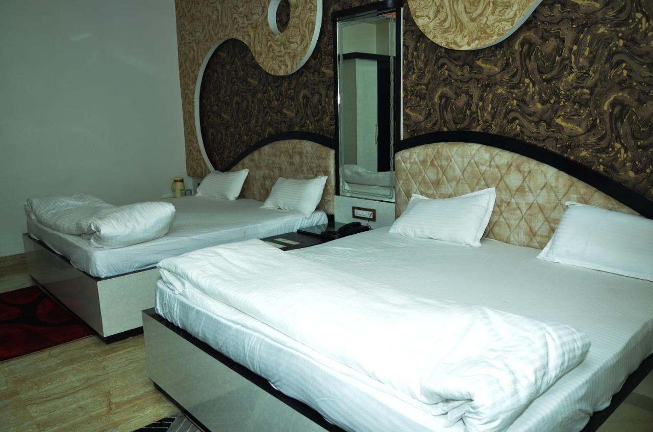 Hotel Paradise Inn Auraiya Zewnętrze zdjęcie